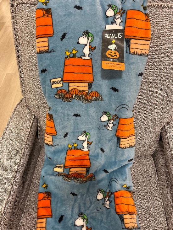 Peanuts Other - Brand new snoopy Halloween blanket